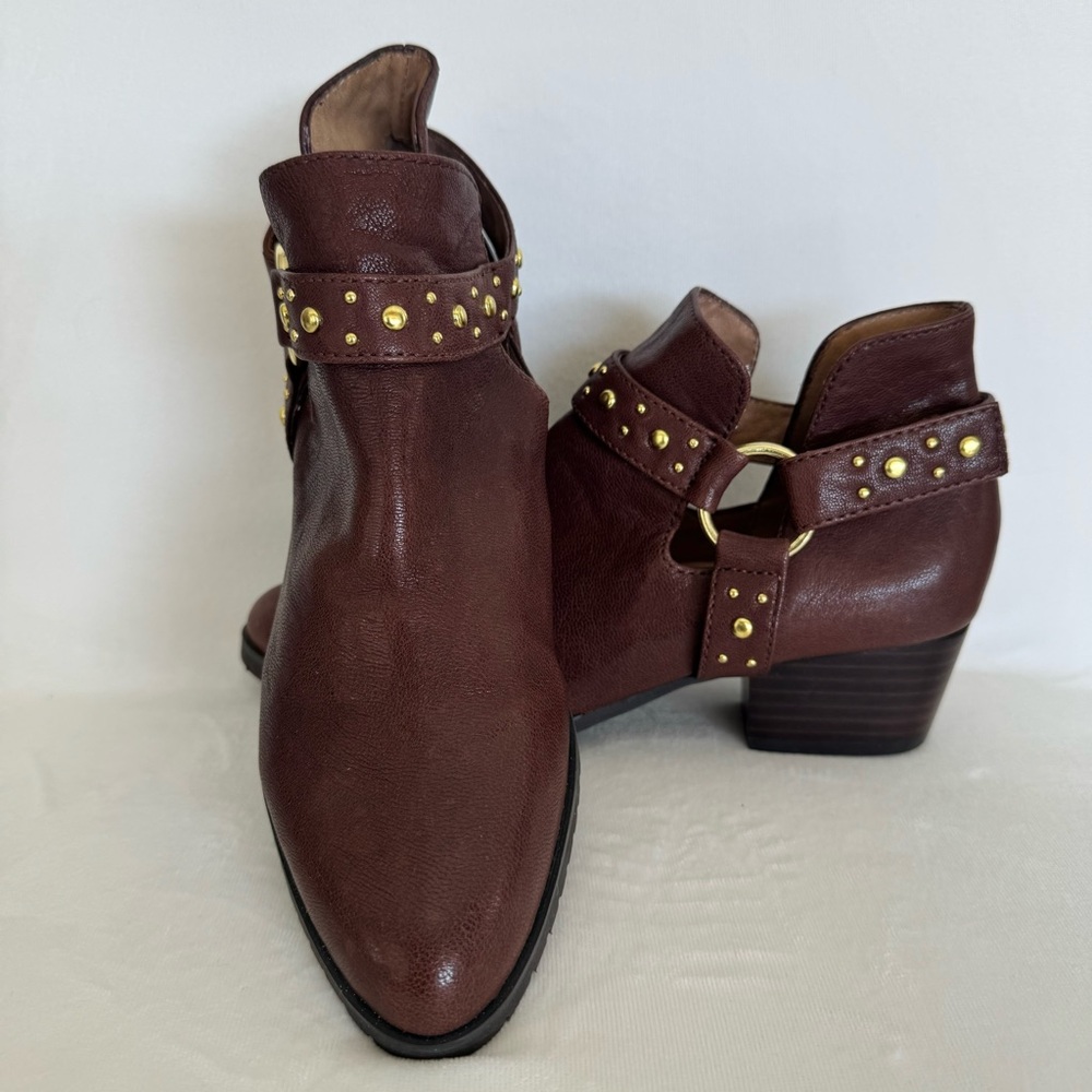 Bettye Mueller Western Inspired Booties. Size 6